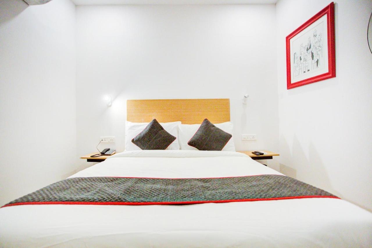 Townhouse Townhouse Atal Chowk Indirapuram גאזיאבאד מראה חיצוני תמונה