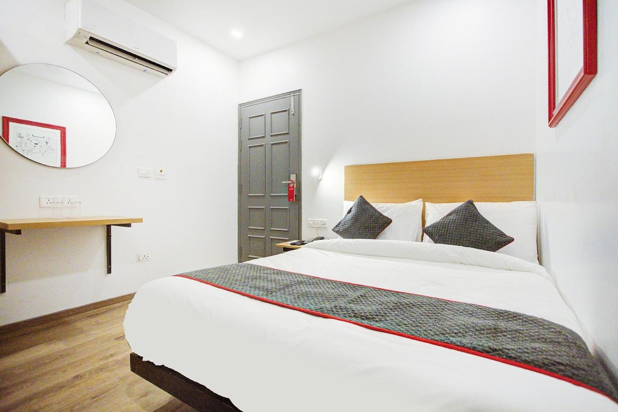 Townhouse Townhouse Atal Chowk Indirapuram גאזיאבאד מראה חיצוני תמונה