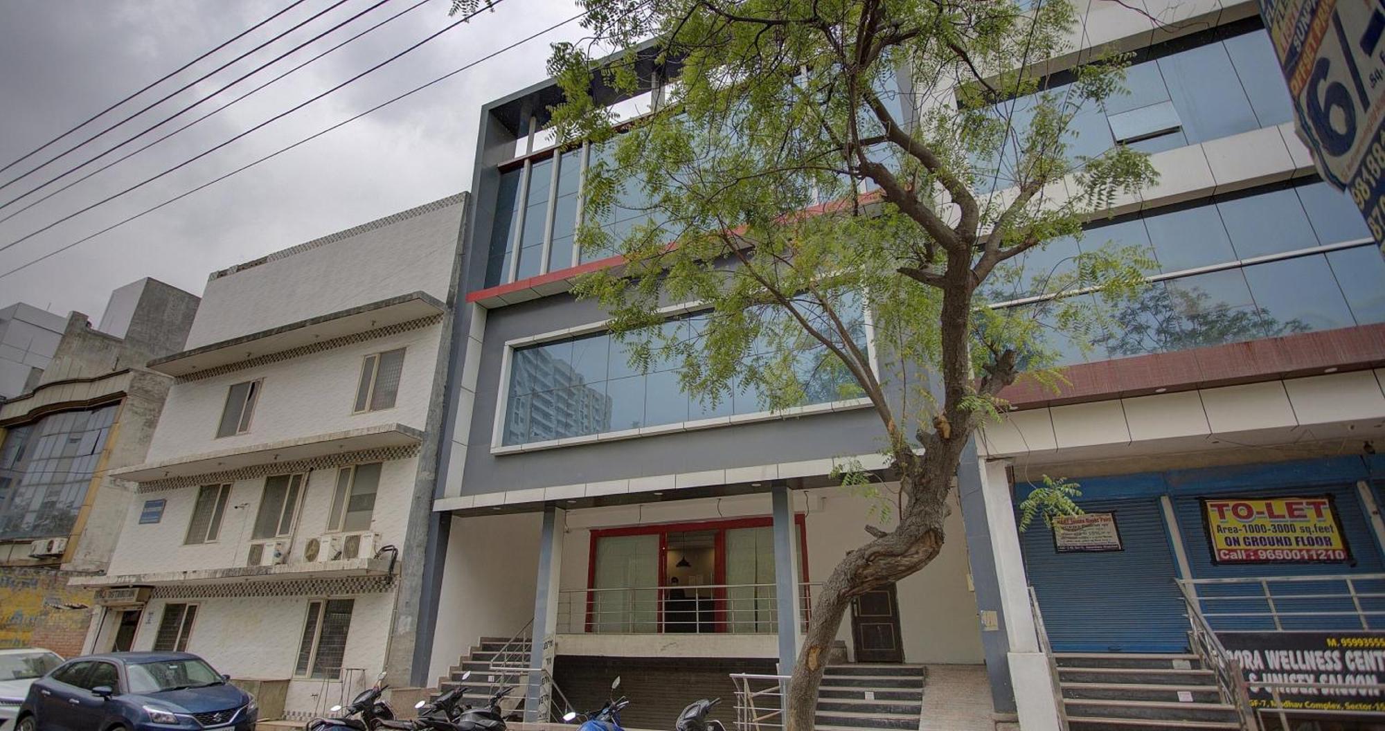 Townhouse Townhouse Atal Chowk Indirapuram גאזיאבאד מראה חיצוני תמונה