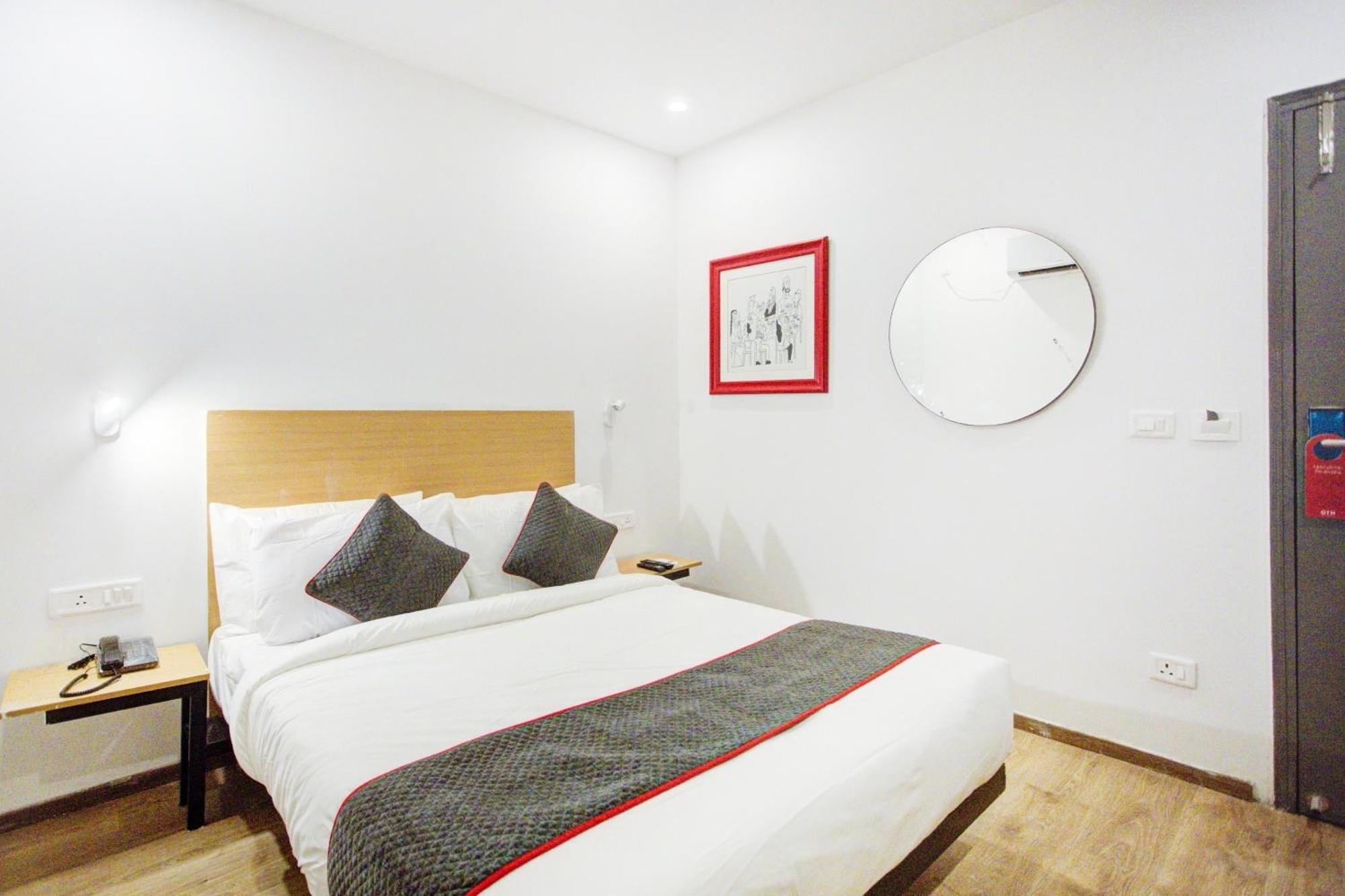 Townhouse Townhouse Atal Chowk Indirapuram גאזיאבאד מראה חיצוני תמונה