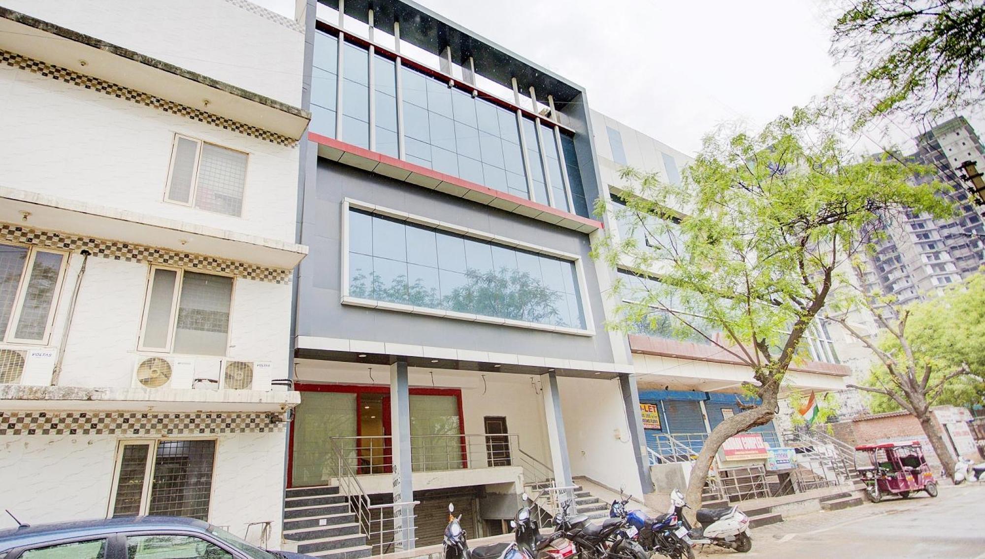 Townhouse Townhouse Atal Chowk Indirapuram גאזיאבאד מראה חיצוני תמונה