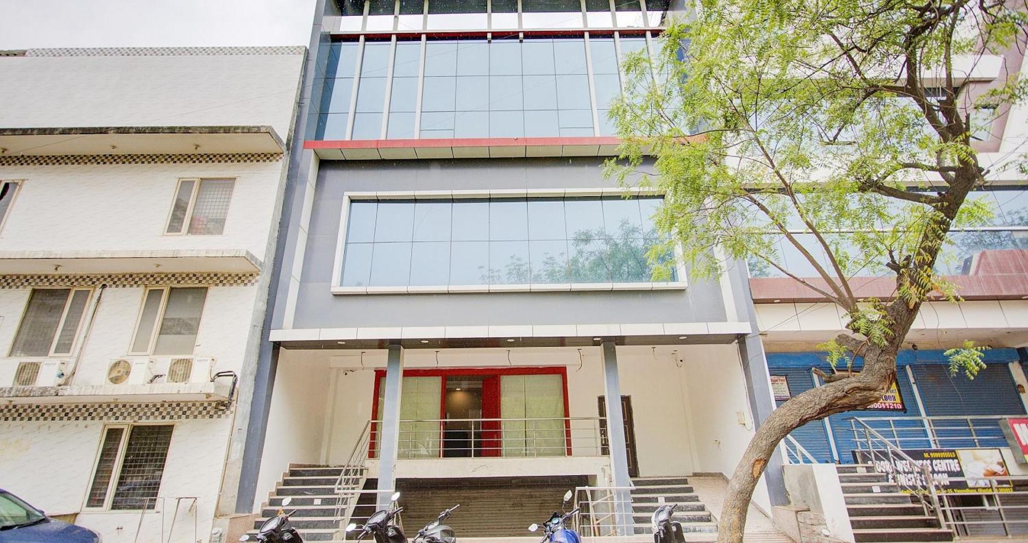 Townhouse Townhouse Atal Chowk Indirapuram גאזיאבאד מראה חיצוני תמונה