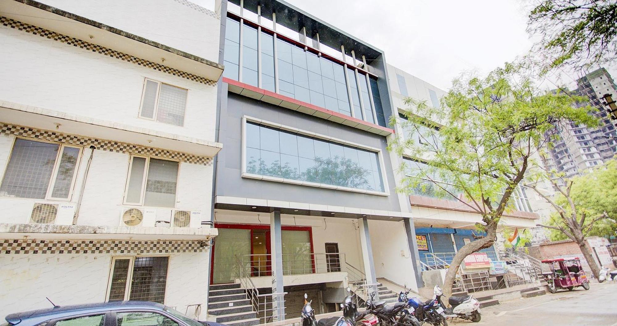 Townhouse Townhouse Atal Chowk Indirapuram גאזיאבאד מראה חיצוני תמונה