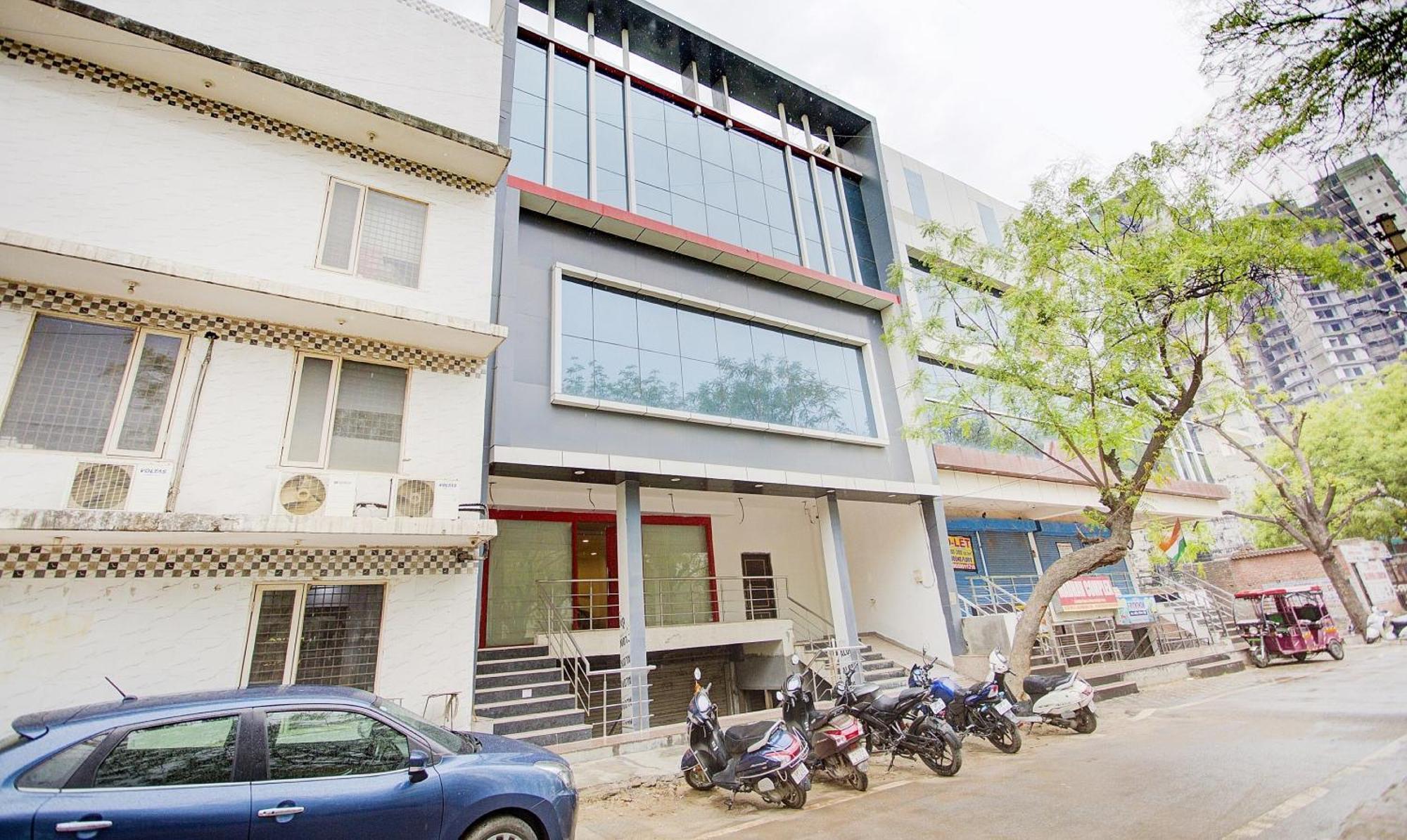 Townhouse Townhouse Atal Chowk Indirapuram גאזיאבאד מראה חיצוני תמונה
